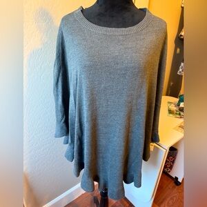 Karen Scott Woman’s Ruffled Sweater-like Cape Poncho. L/XL New